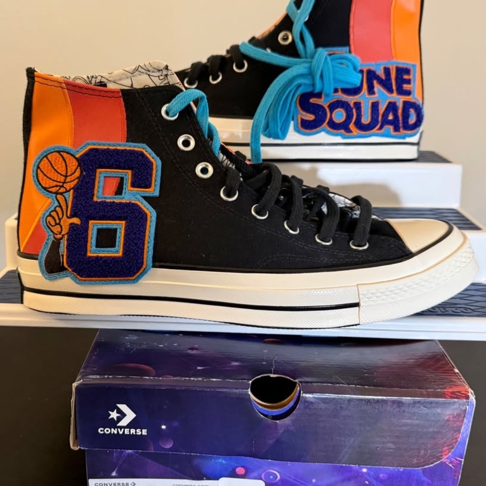 Tune Squad Converse 9.5  and women's 11.5